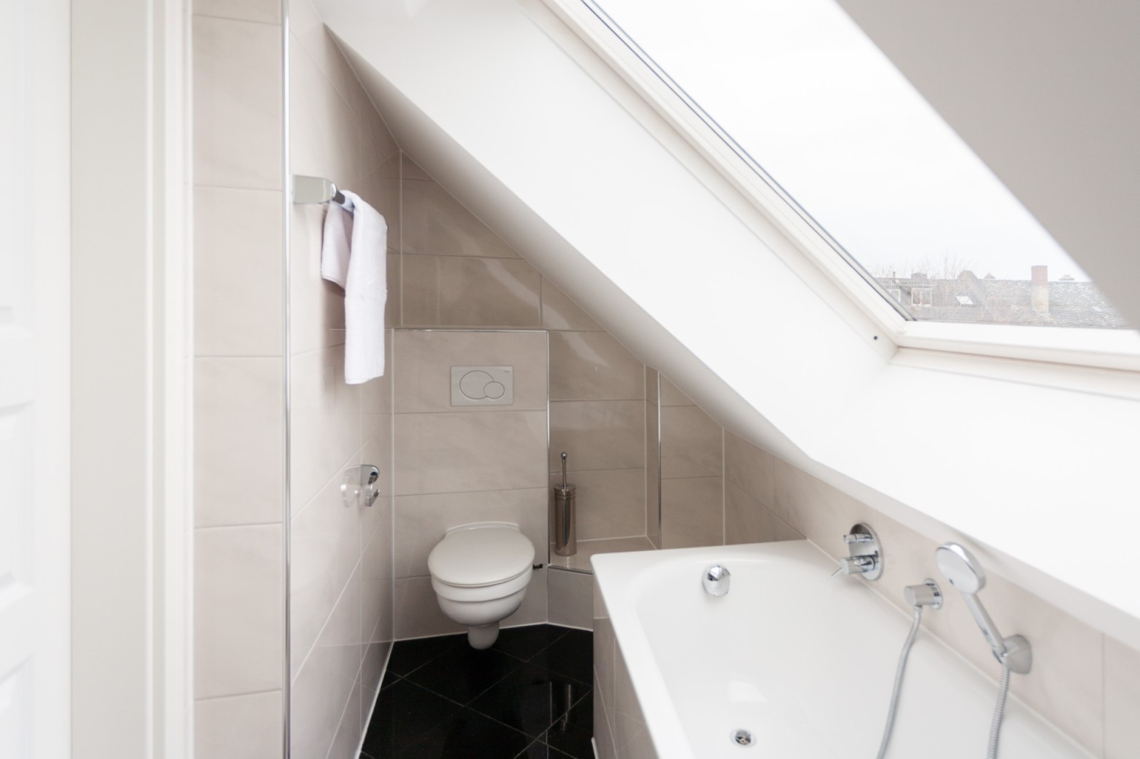 ZV-DL#*** P R I M E Shared Apartment in Frankfurt-Nordend (2 bedroom)***