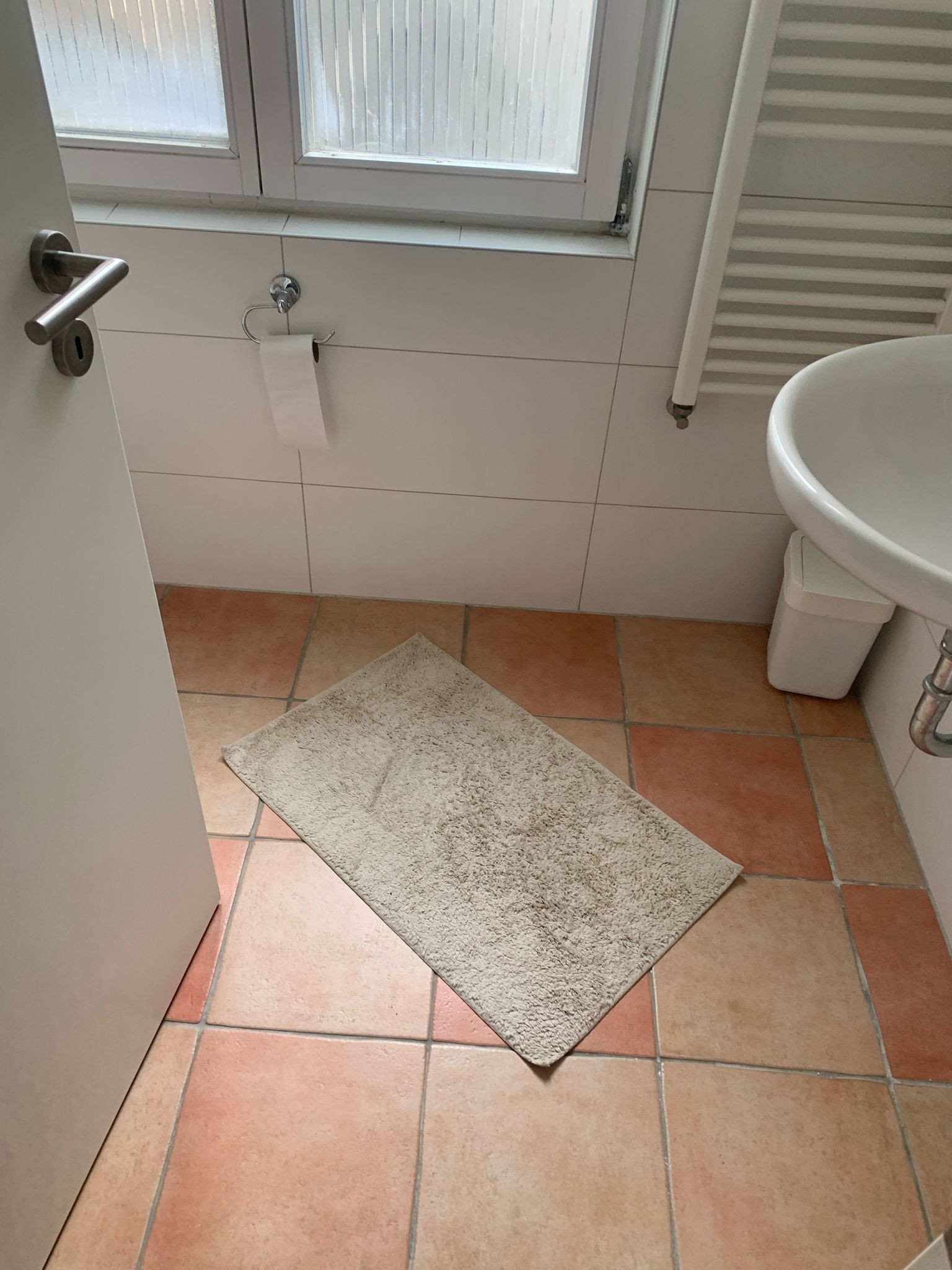 R-3L#*** S T A N D A R D Shared Apartment in Frankfurt-City (2 Bedroom) ***