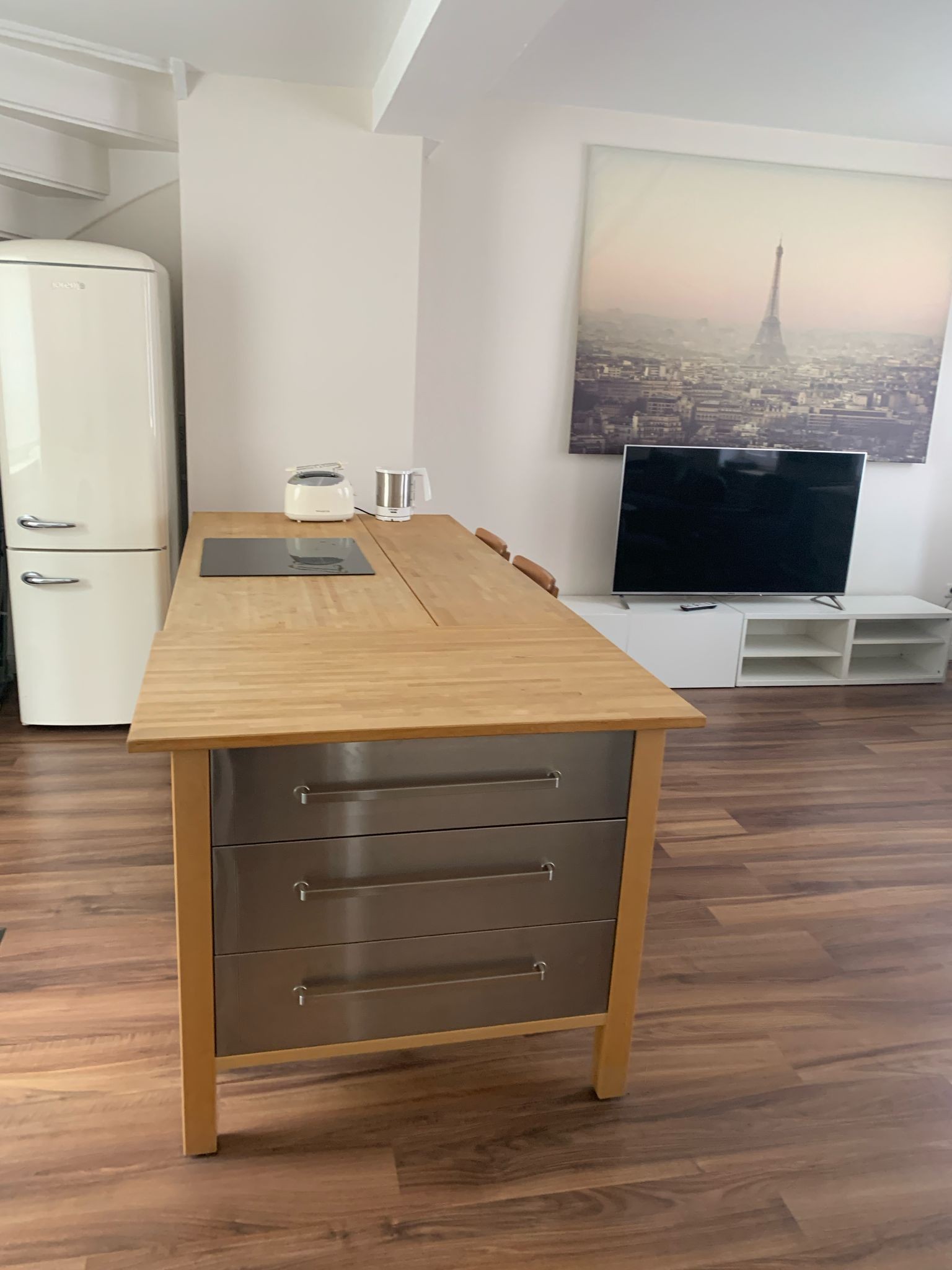 R-3L#*** S T A N D A R D Shared Apartment in Frankfurt-City (2 Bedroom) ***