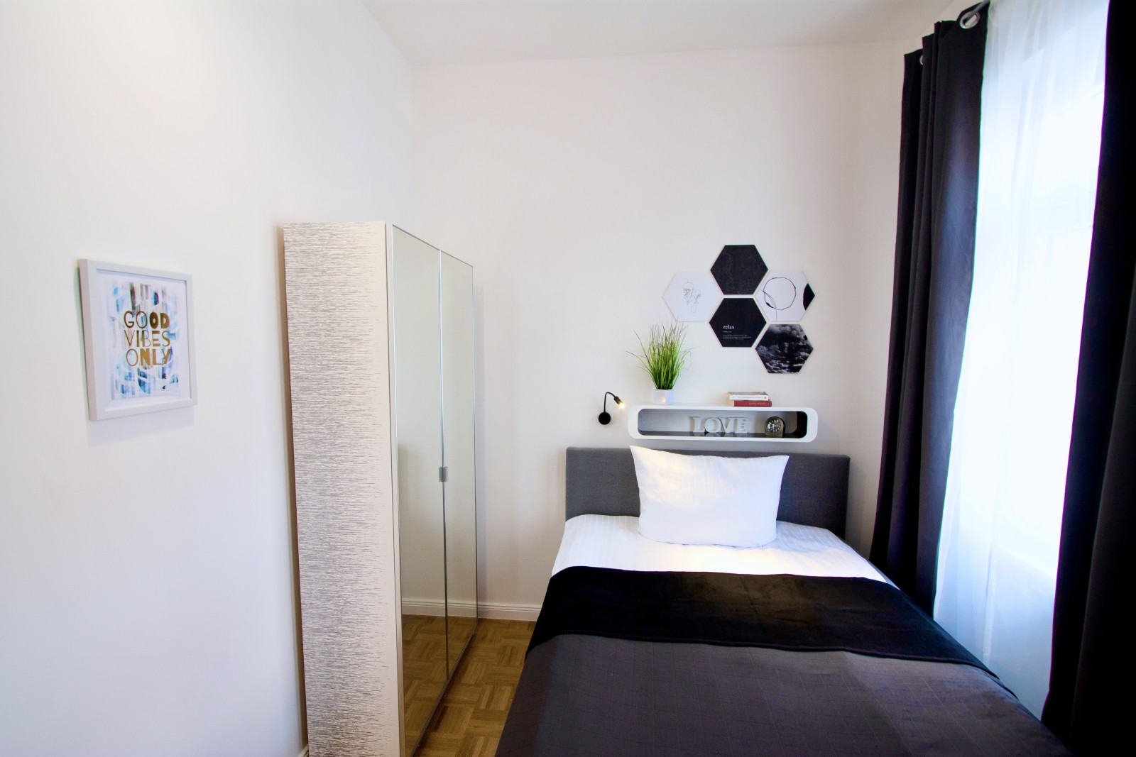 F-24-1L#*** P R I M E Business Apartment in Rödelheim ***