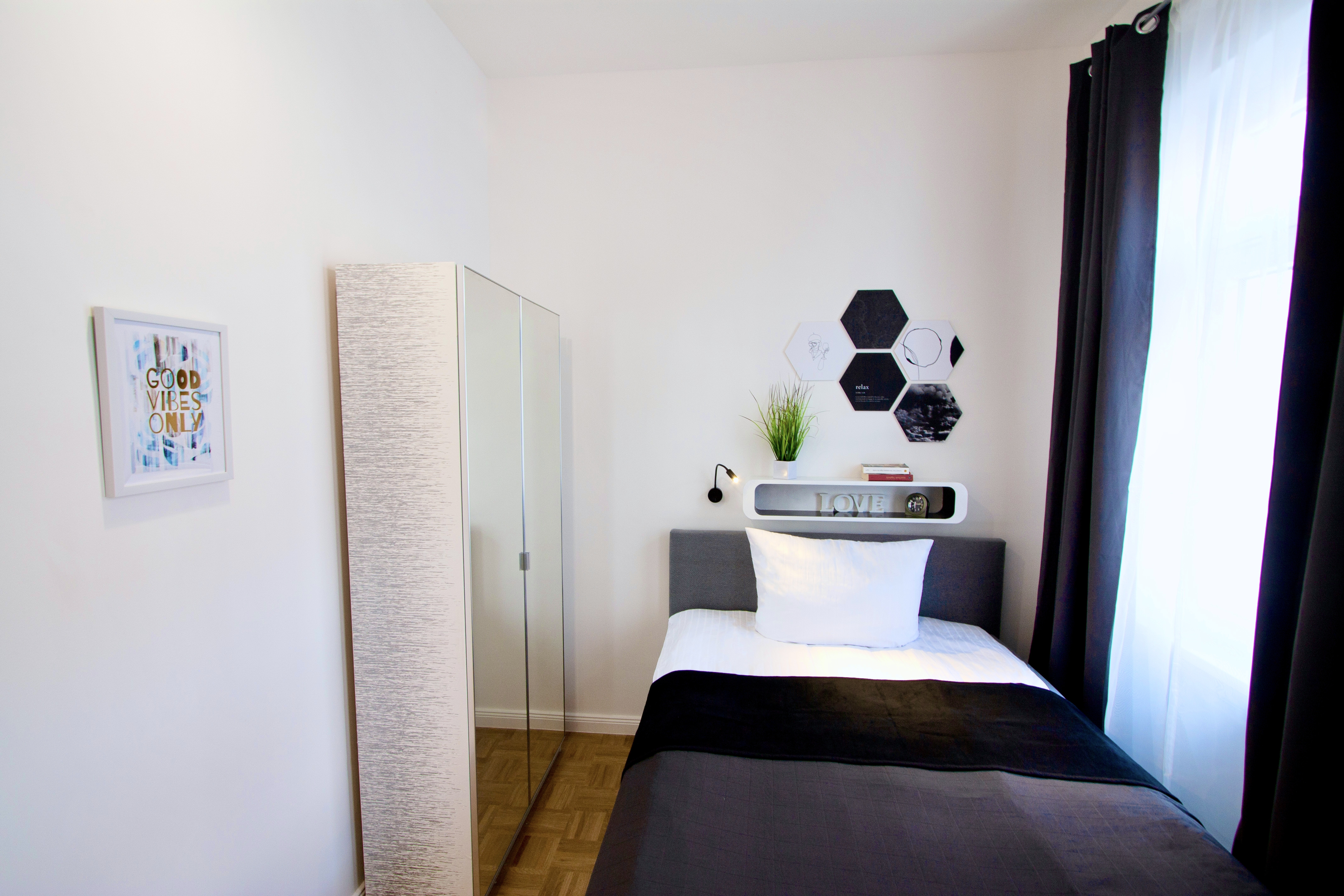 F-24-1L#*** P R I M E Business Apartment in Rödelheim ***