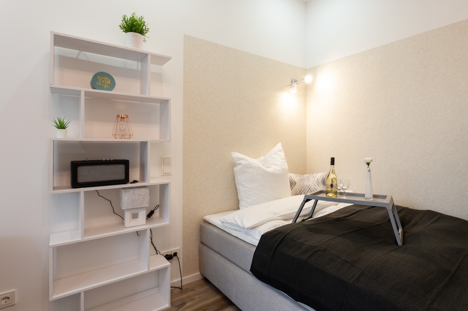 F34-1L#*** P R I M E Studio Apartment in Rödelheim (mit Wintergarten) ***
