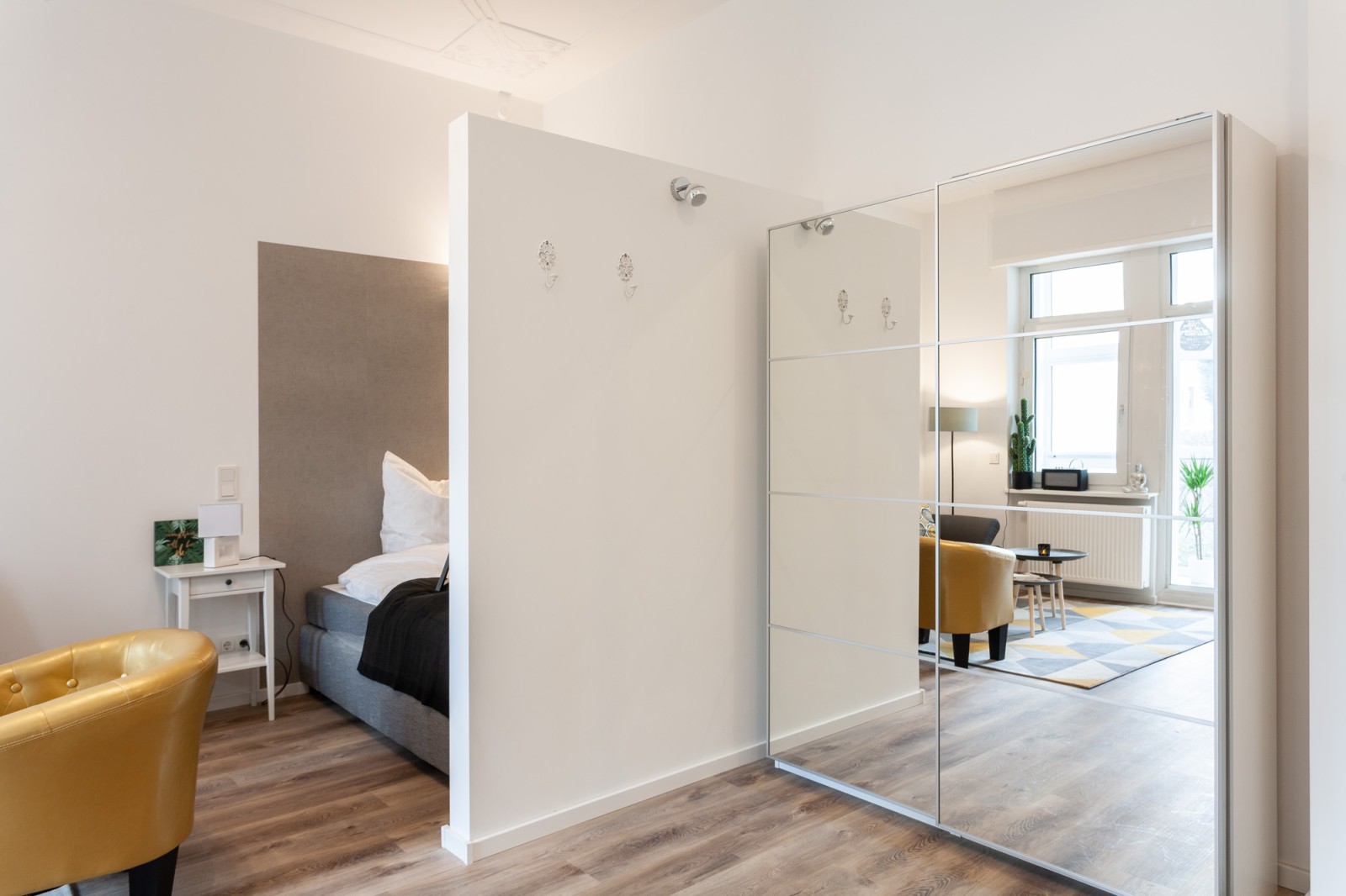 F34-EL#*** P R I M E Studio Apartment mit Wintergarten in Rödelheim ***