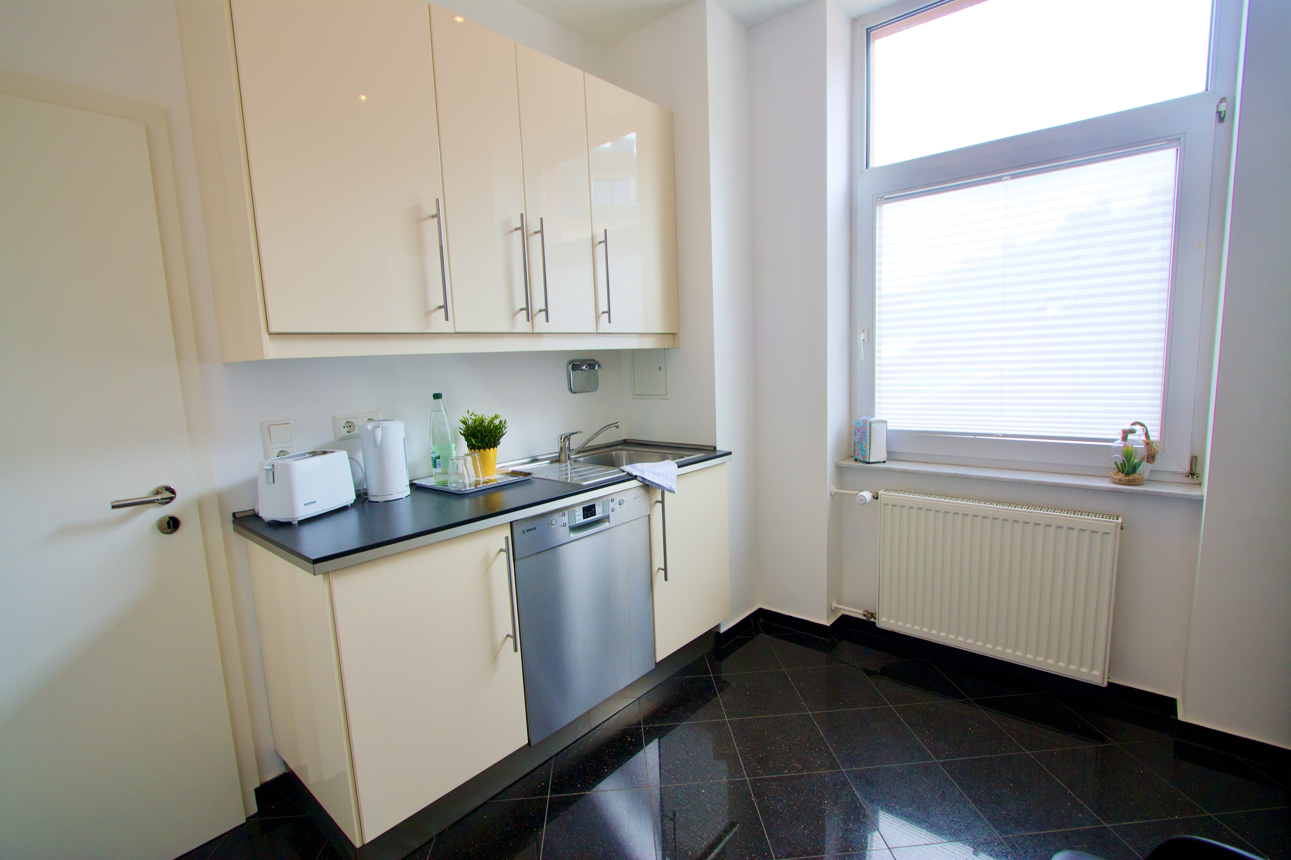 HV-3L#*** S T A N D A R D Business Apartment close to Bergerstr. ***