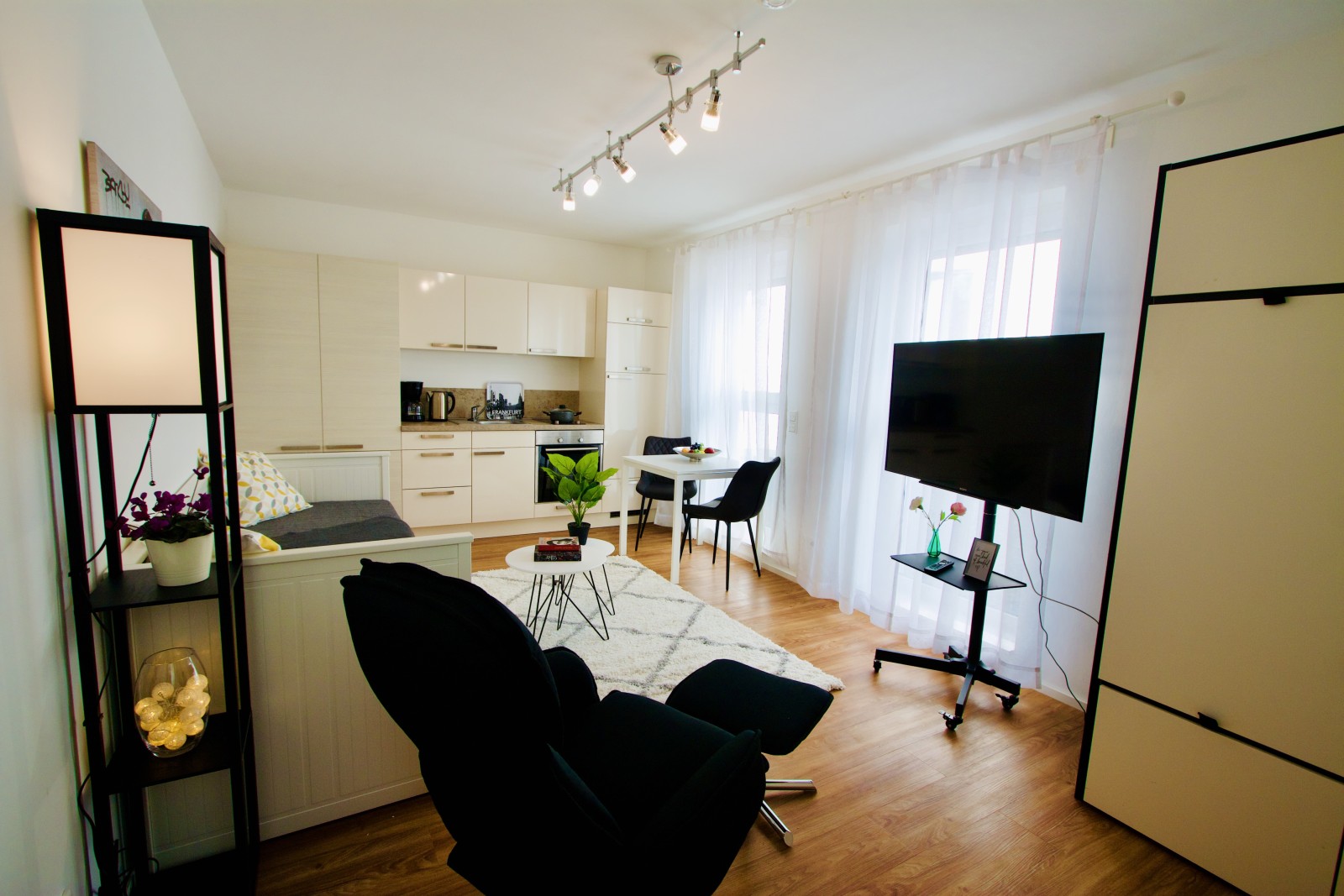 ZH-2R#*** S T A N D A R D Studio Apartment in Nordend ***