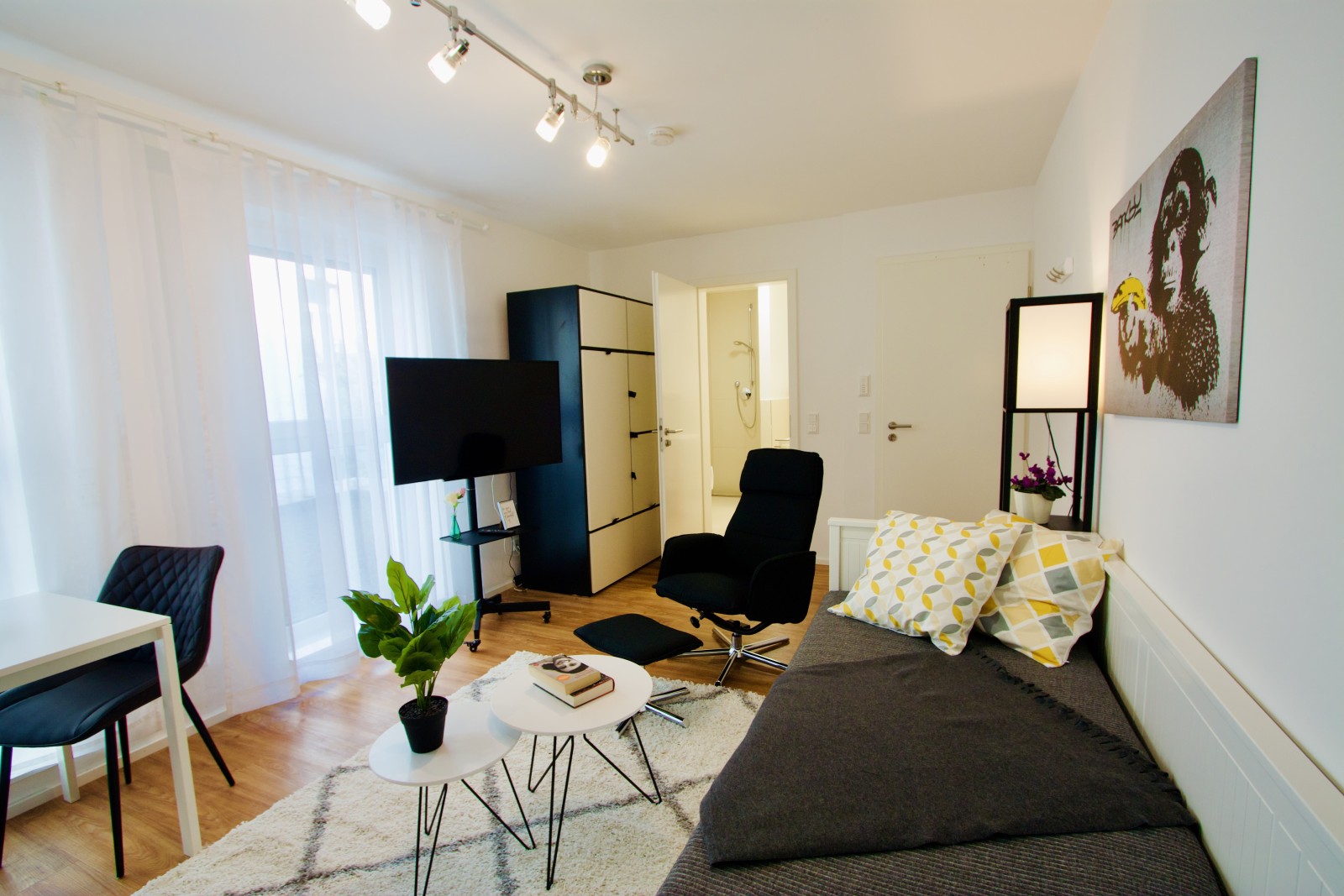 ZH-2R#*** S T A N D A R D Studio Apartment in Nordend ***