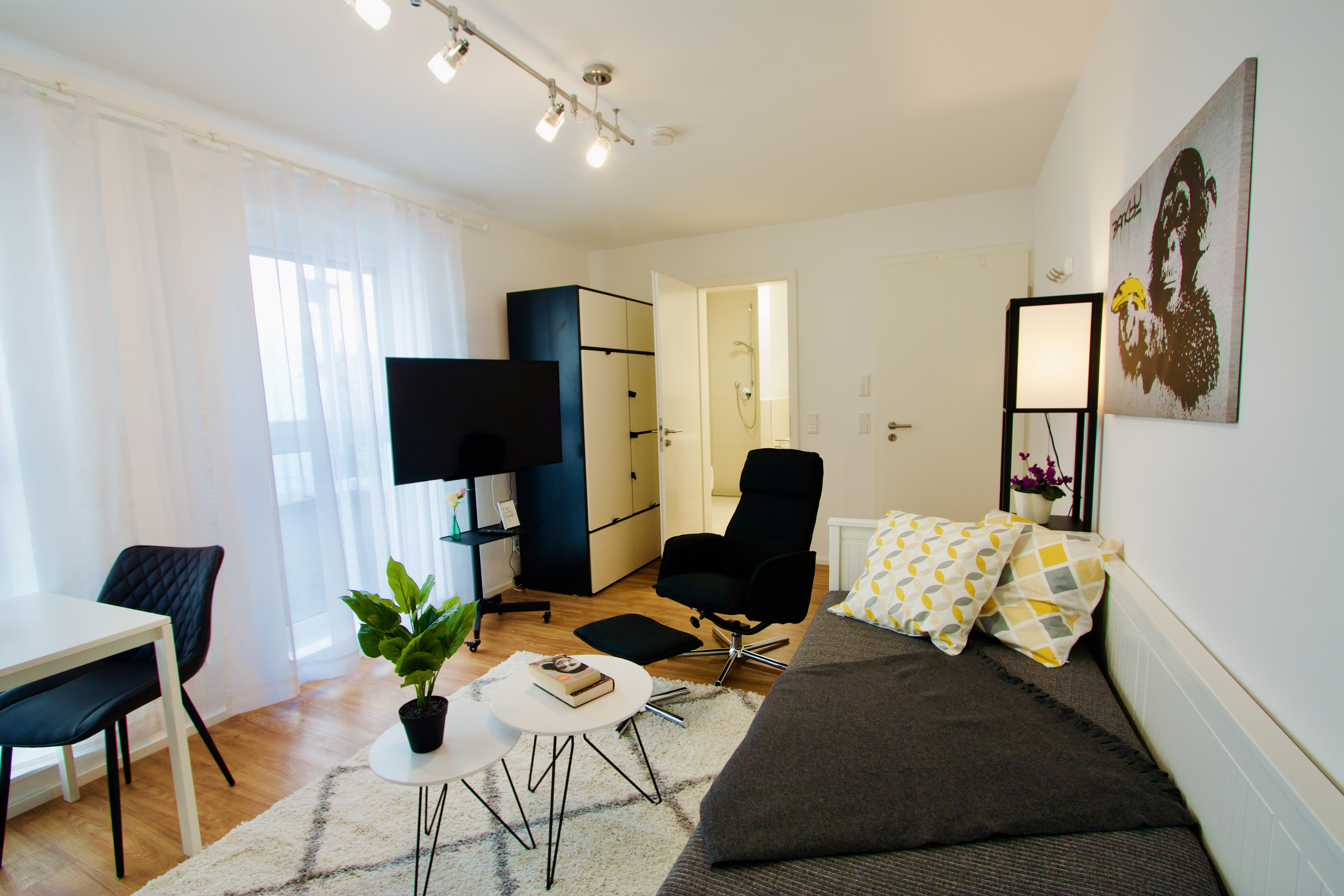ZH-2R#*** S T A N D A R D Studio Apartment in Nordend ***