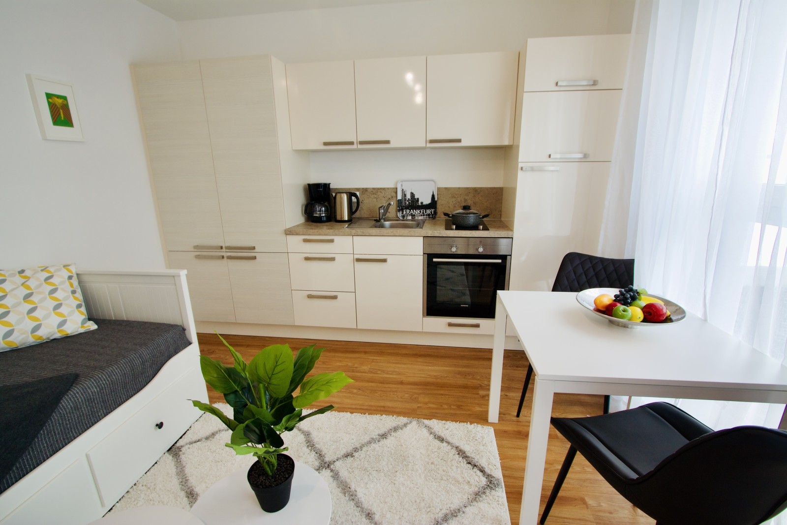 ZH-2R#*** S T A N D A R D Studio Apartment in Nordend ***