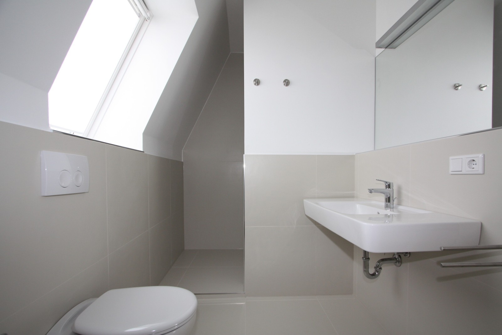 ZH-DM#*** P R I M E Shared Apartment im Nordend mit zwei Balkonen***
