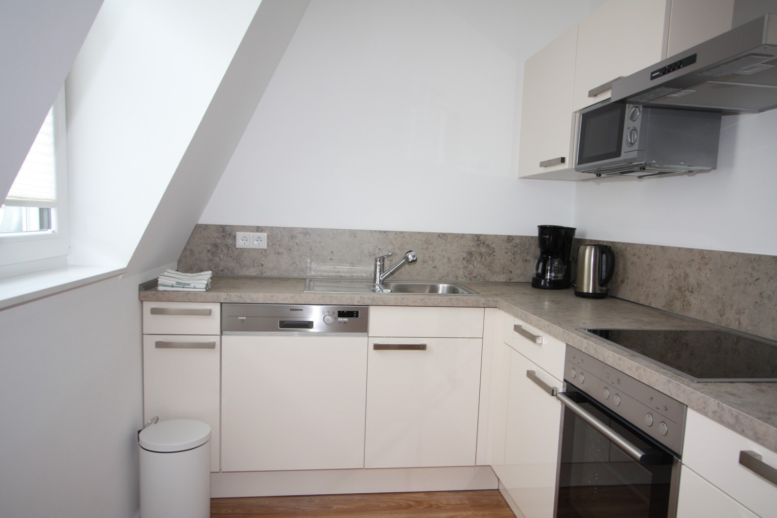 ZH-DM#*** P R I M E Shared Apartment im Nordend mit zwei Balkonen***