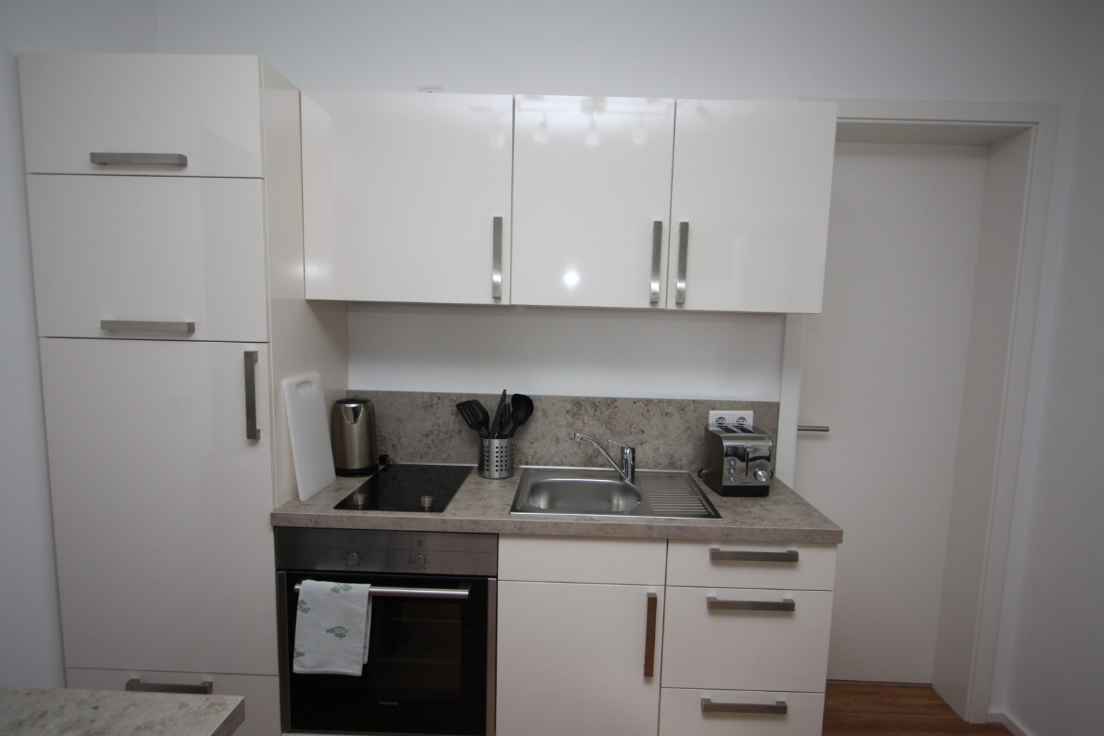 ZH-E.2#*** P R I M E Studio Apartment in Nordend ***